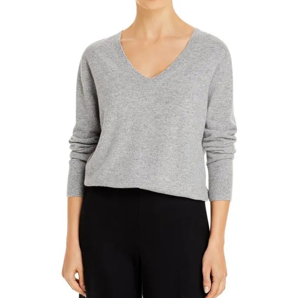 BANANA REPUBLIC V-Neck Grey Light Pullover Sweater - Picture 9 of 9
